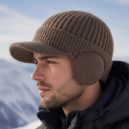 🧢 Vinterstickad mössa för män med skärm och öronskydd – Varm och praktisk ✨